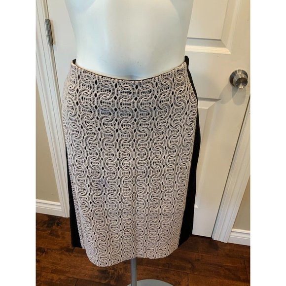 Diane Von Furstenberg White & Black "Mahalia Chains Lace" Pencil Skirt, Size 10 - Picture 3 of 7